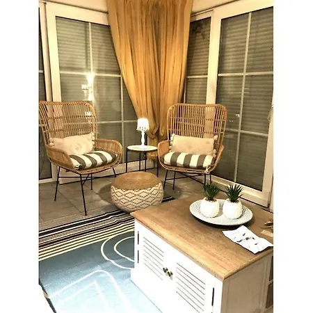 House On The Lagoon 아파트 *